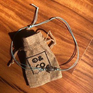 O&Co Sea Turtle Light Blue Beachy Anklet